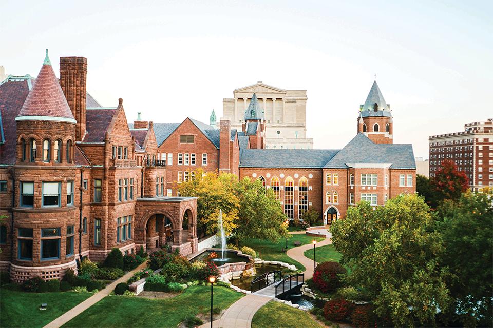 John and Lucy Cook Hall houses 博彩网址大全's Chaifetz School of Business. Its atrium is a popular study spot for students of all majors. 